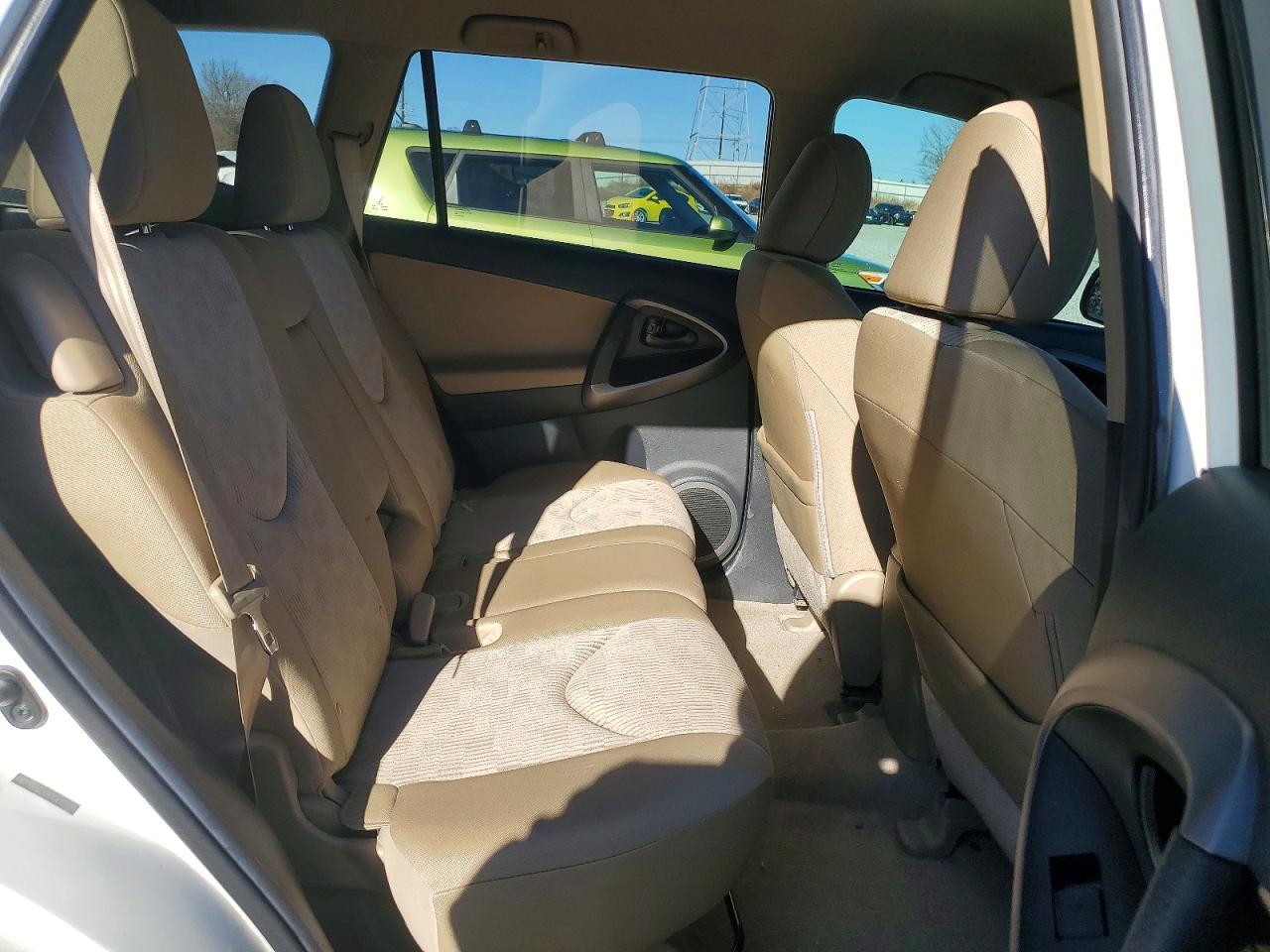 2012 TOYOTA RAV4 BASE photo 10
