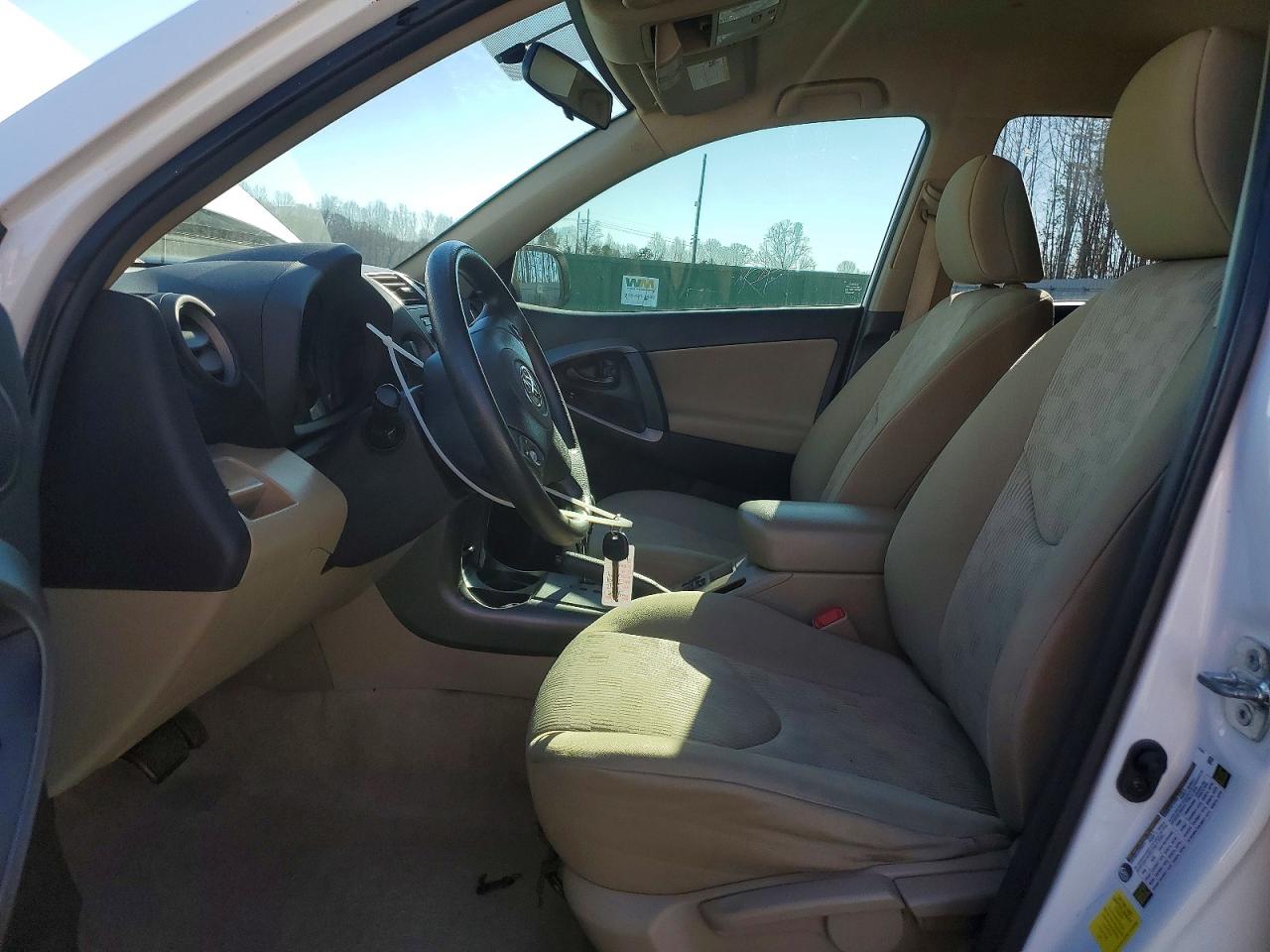 2012 TOYOTA RAV4 BASE photo 7