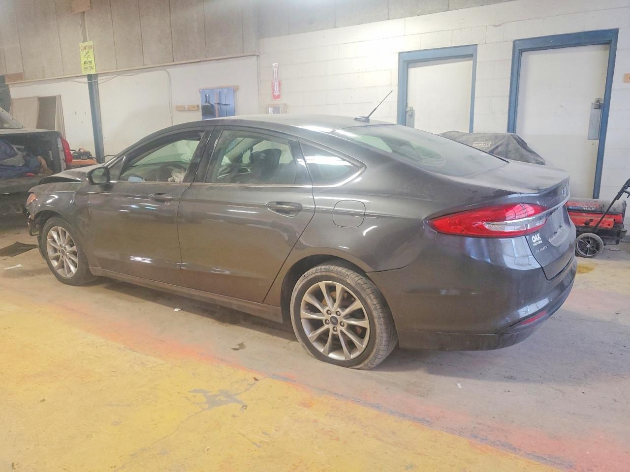 2017 FORD FUSION SE photo 2