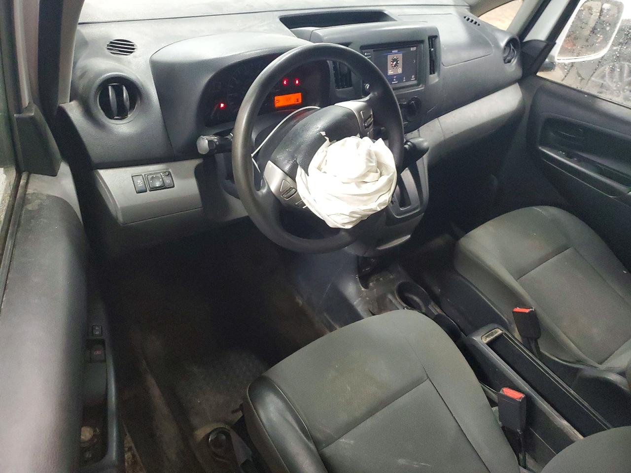 2021 NISSAN NV200 SV photo 8
