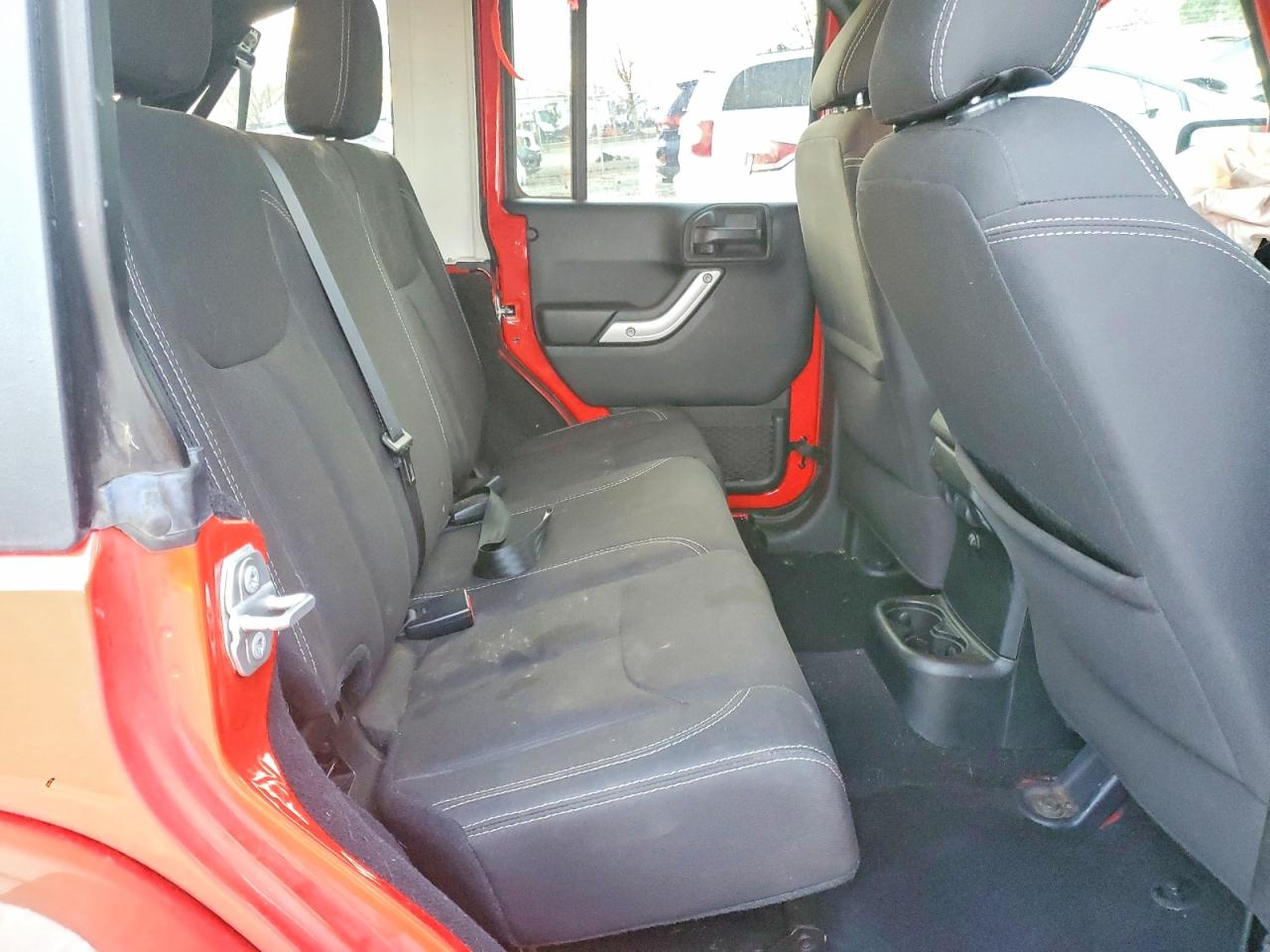 2018 JEEP WRANGLER UNLIMITED SAHARA photo 19