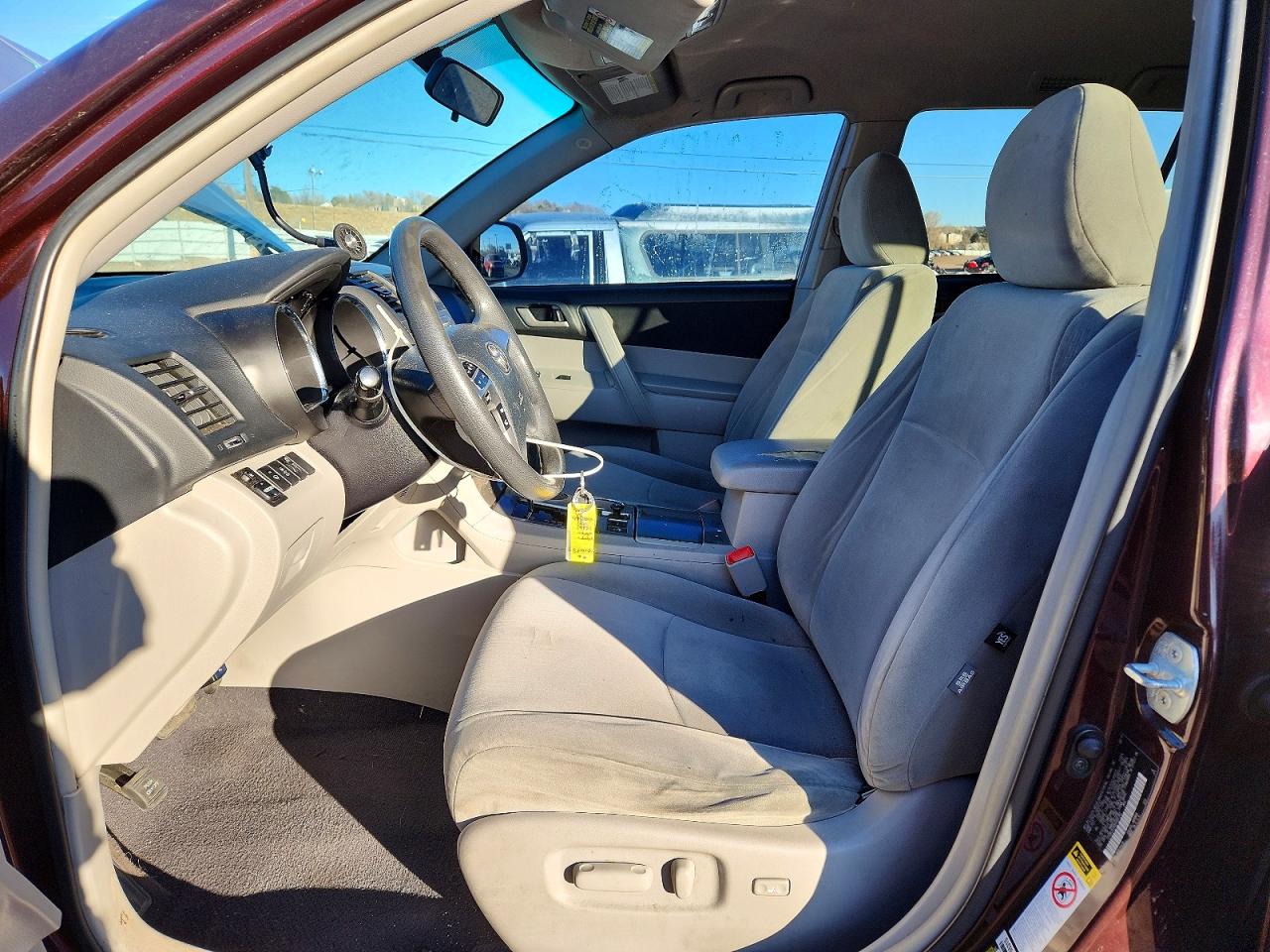 2011 TOYOTA HIGHLANDER BASE photo 13