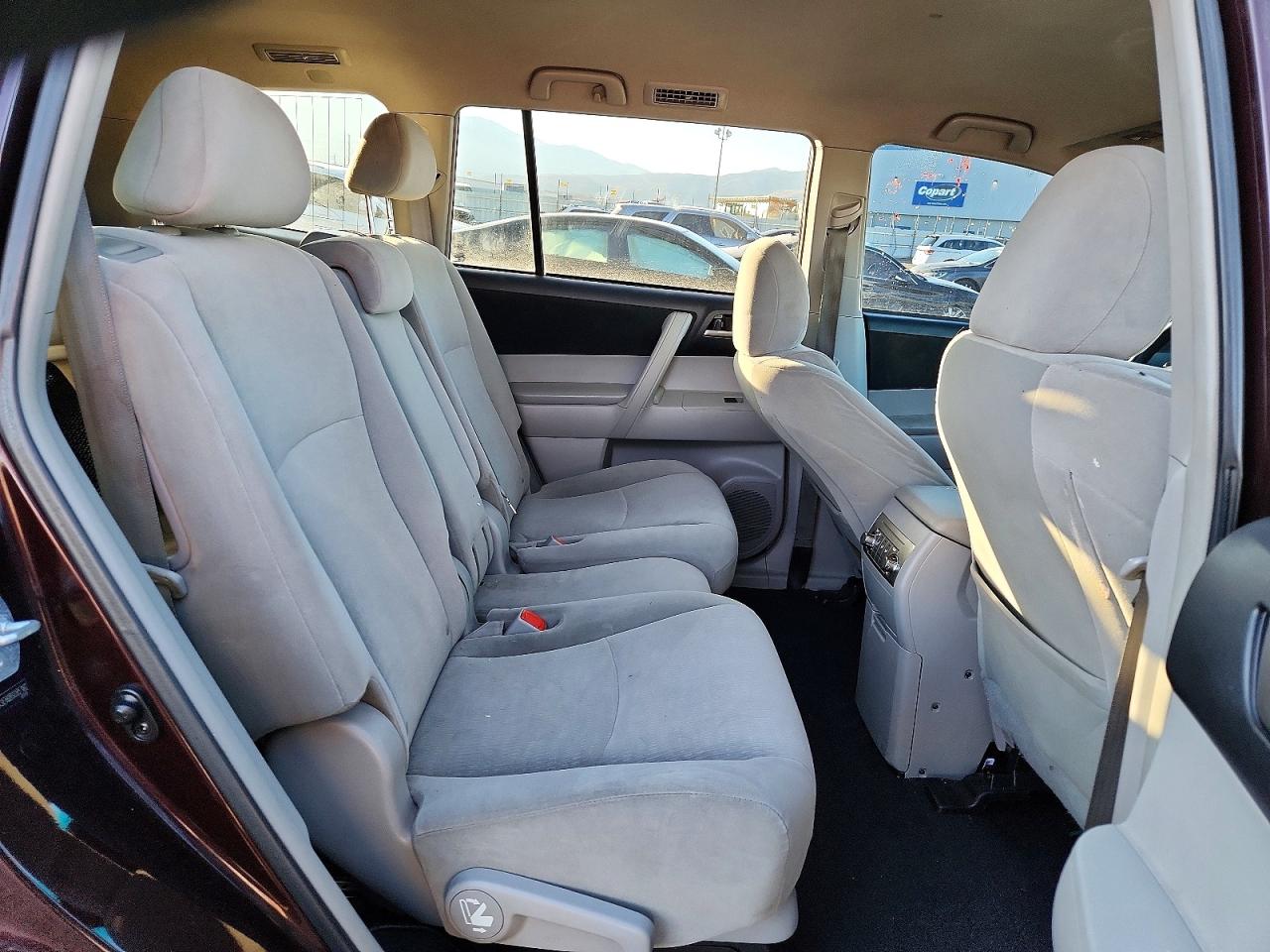 2011 TOYOTA HIGHLANDER BASE photo 21