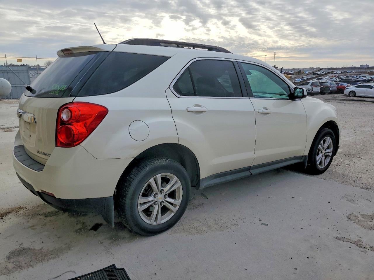 2013 CHEVROLET EQUINOX photo 5