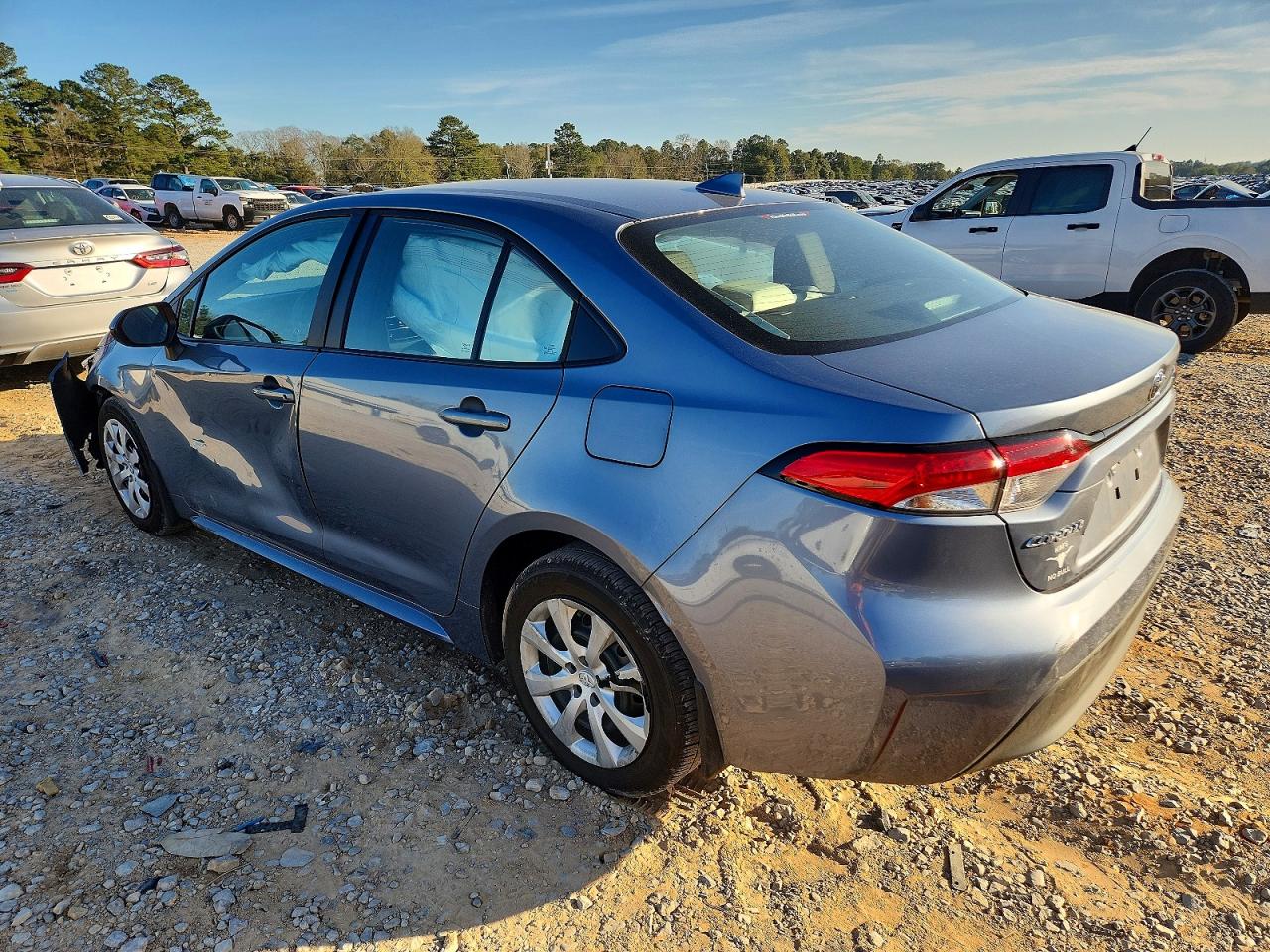 2025 TOYOTA COROLLA LE photo 3