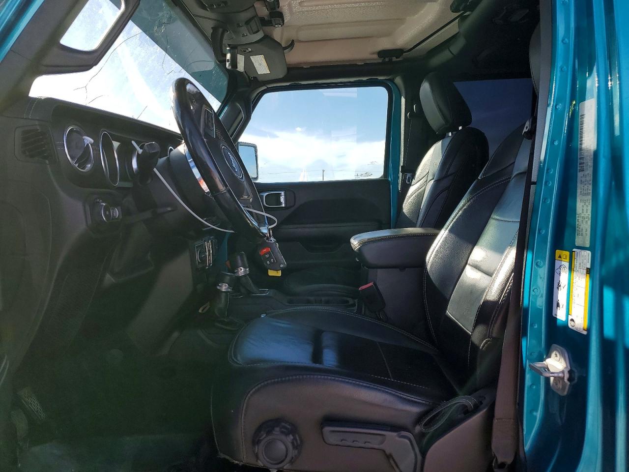 2019 JEEP WRANGLER UNLIMITED SAHARA photo 19