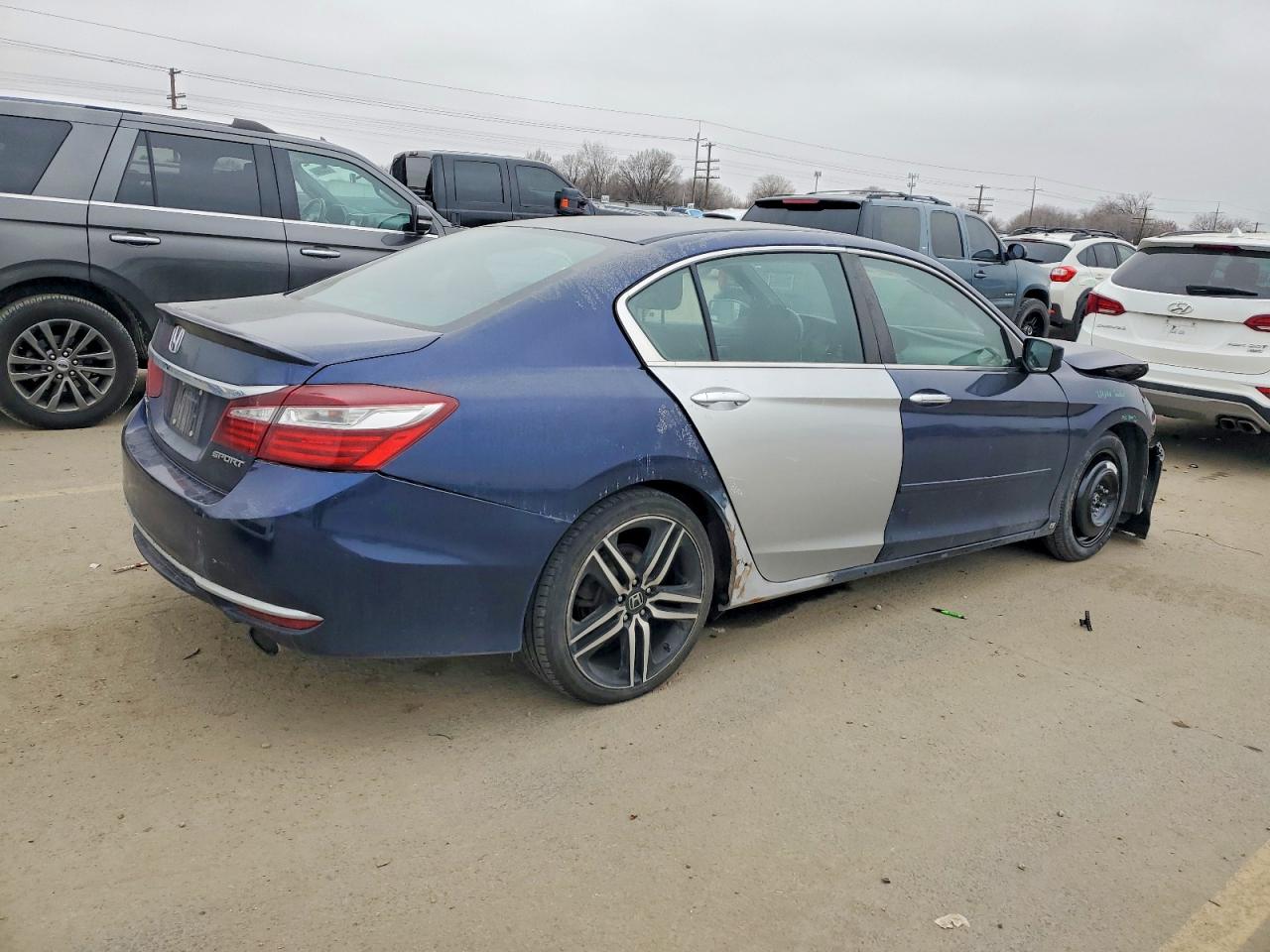 2017 HONDA ACCORD SPORT photo 5