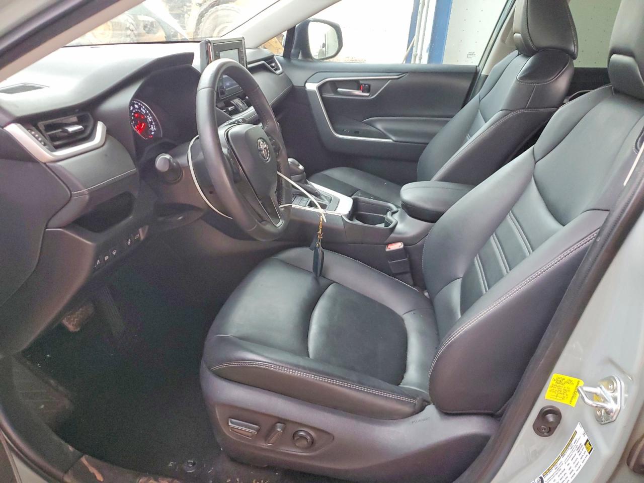 2021 TOYOTA RAV4 XLE PREMIUM photo 7