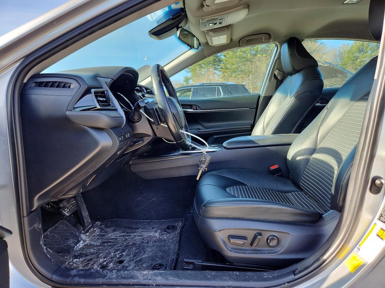 2020 TOYOTA CAMRY SE photo 7