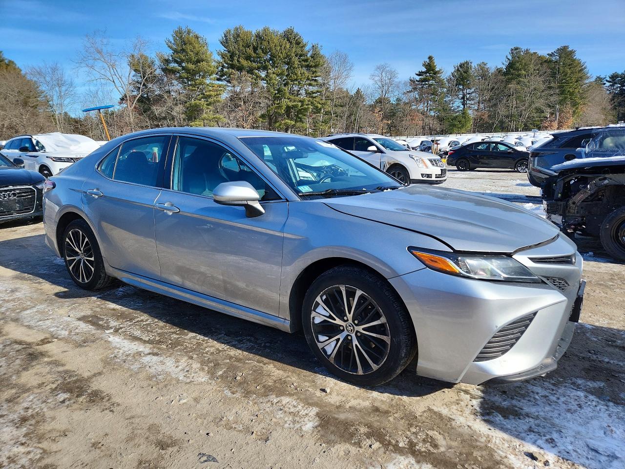 2020 TOYOTA CAMRY SE photo 4