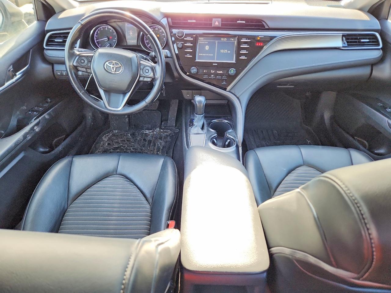 2020 TOYOTA CAMRY SE photo 8