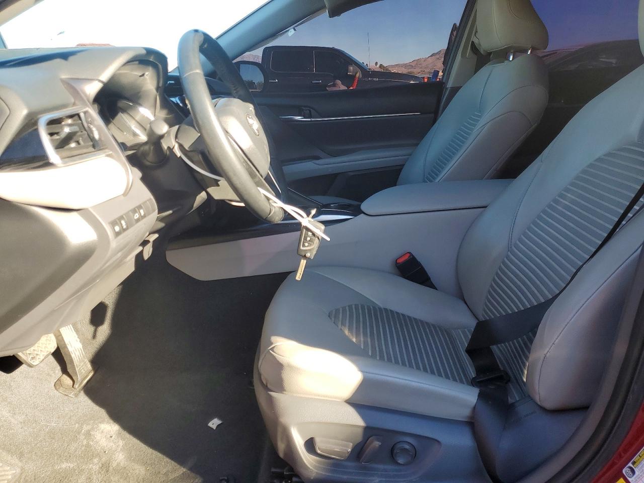 2018 TOYOTA CAMRY L photo 13