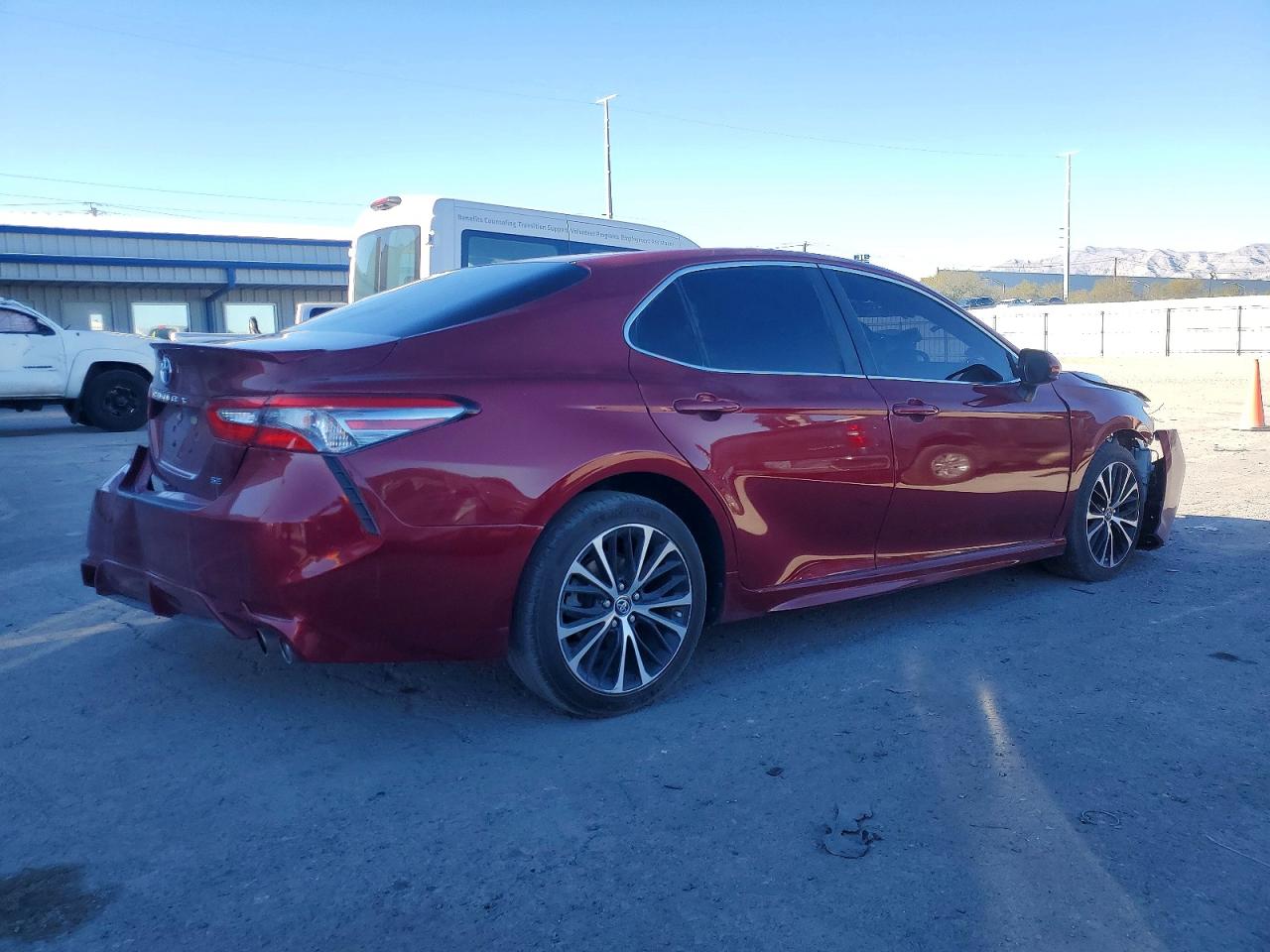 2018 TOYOTA CAMRY L photo 5