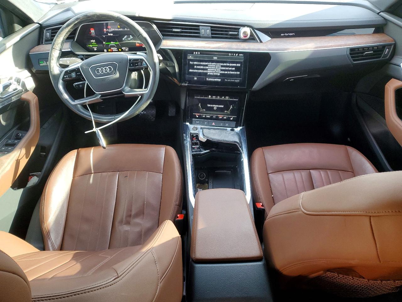 2022 AUDI E-TRON PREMIUM photo 15