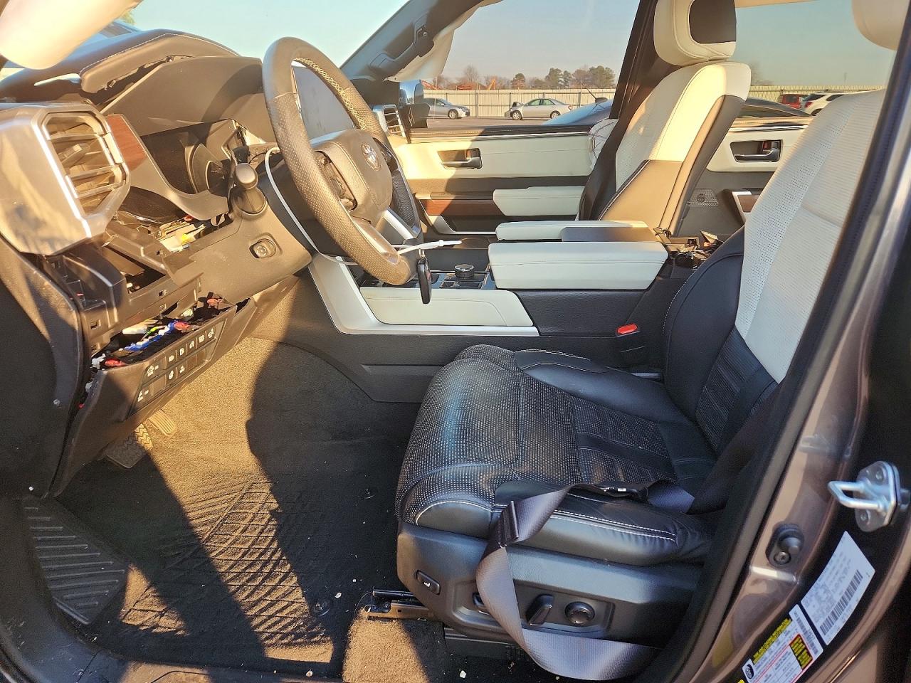 2024 TOYOTA TUNDRA photo 7