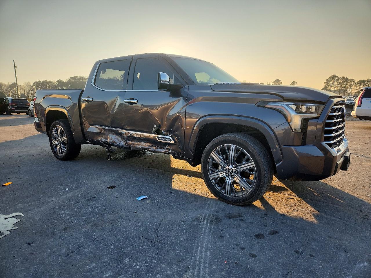 2024 TOYOTA TUNDRA photo 4