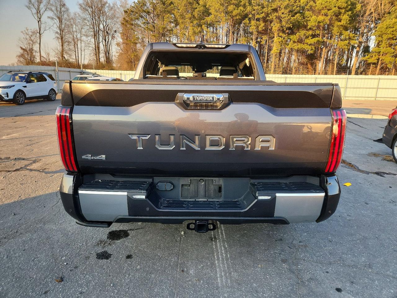 2024 TOYOTA TUNDRA photo 6