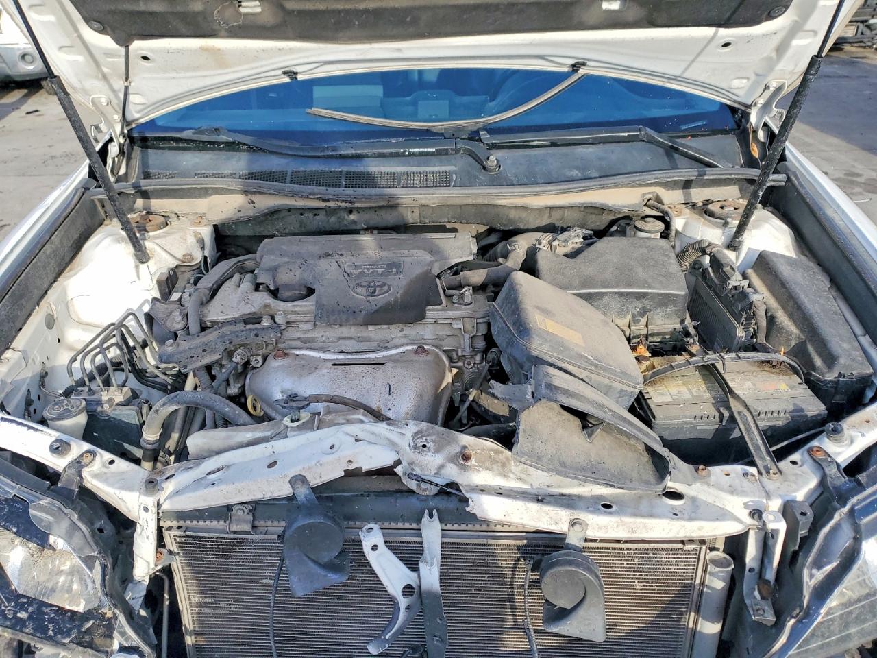 2014 TOYOTA CAMRY photo 31