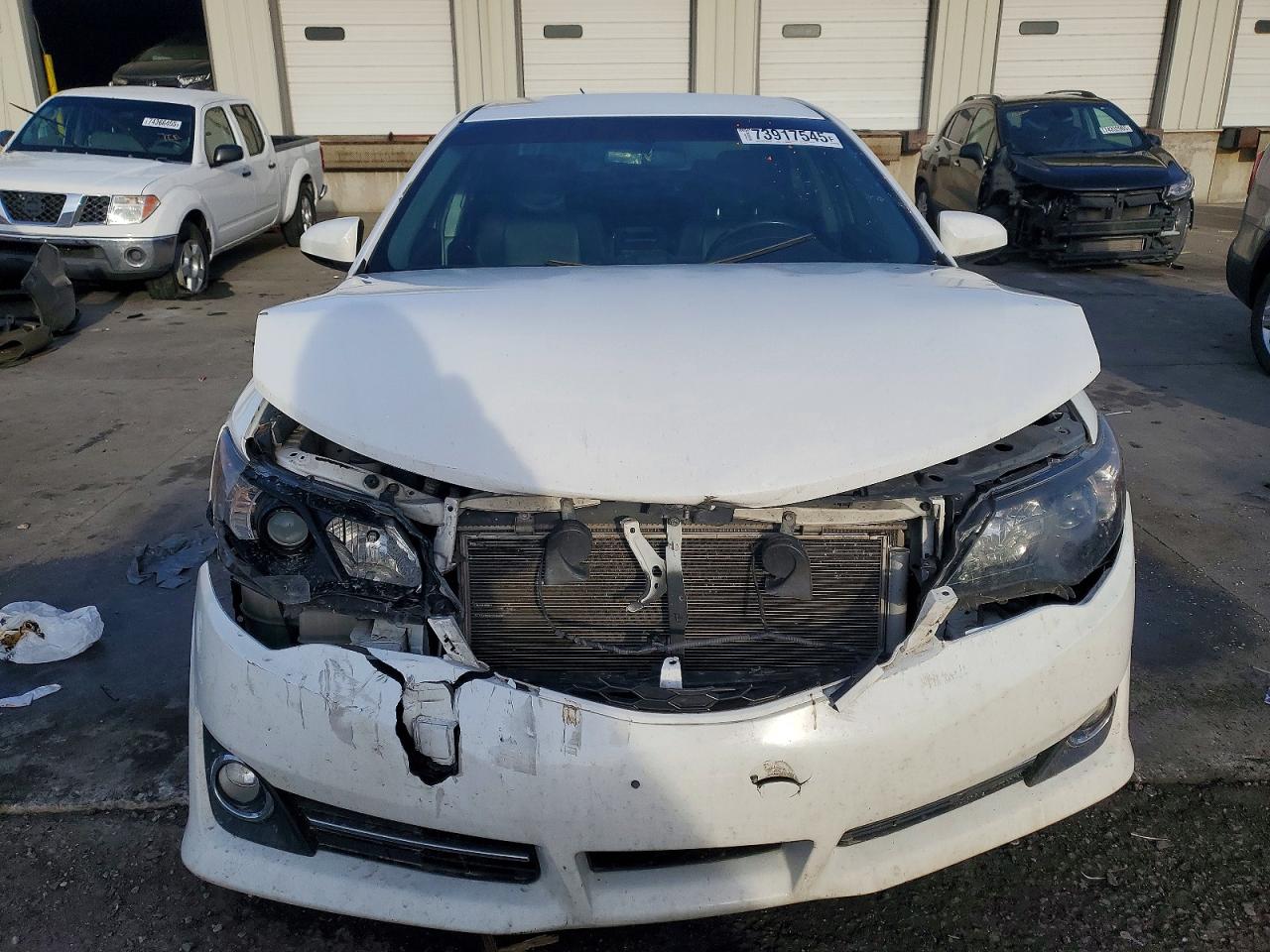 2014 TOYOTA CAMRY photo 13