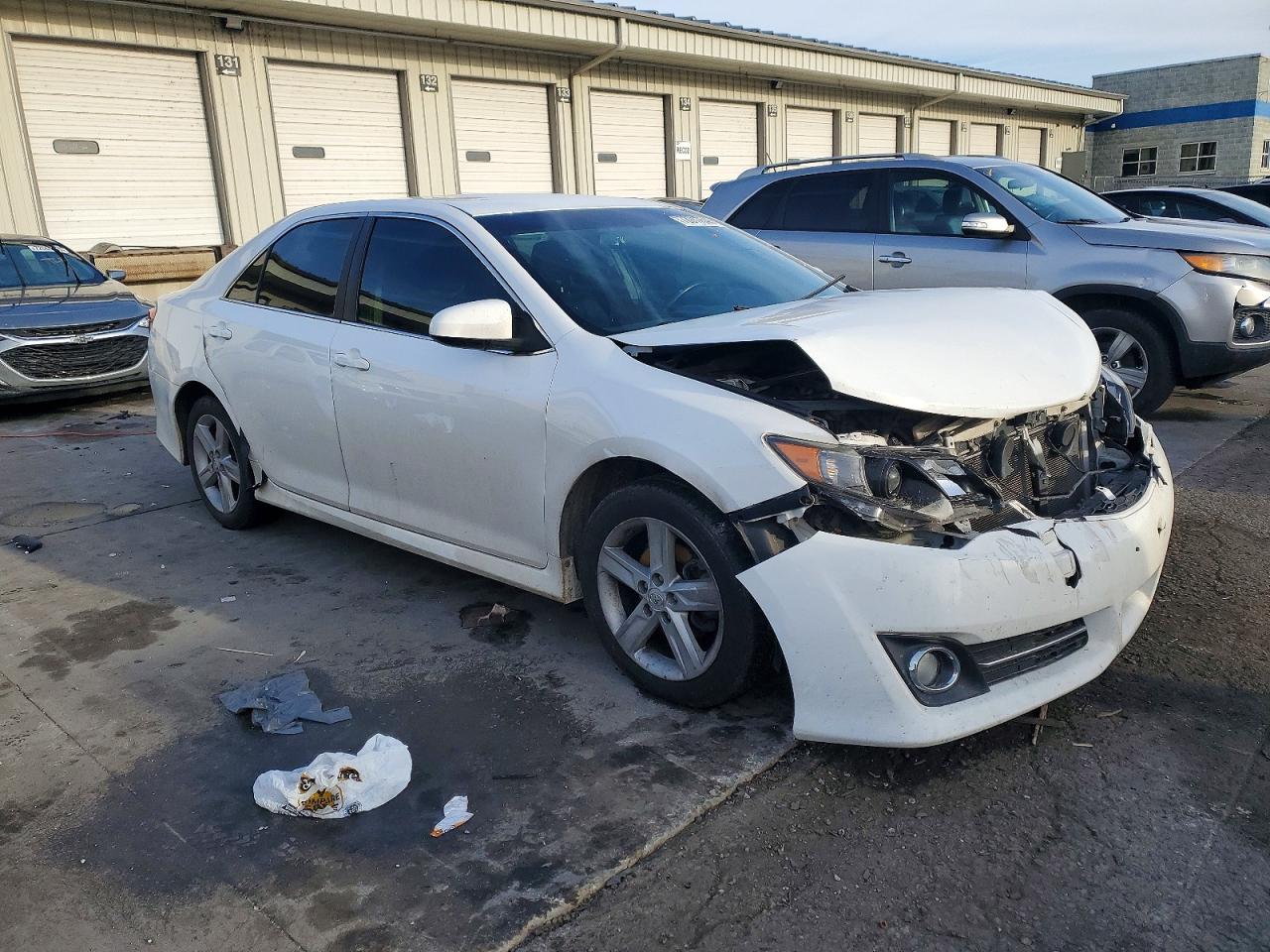 2014 TOYOTA CAMRY photo 10
