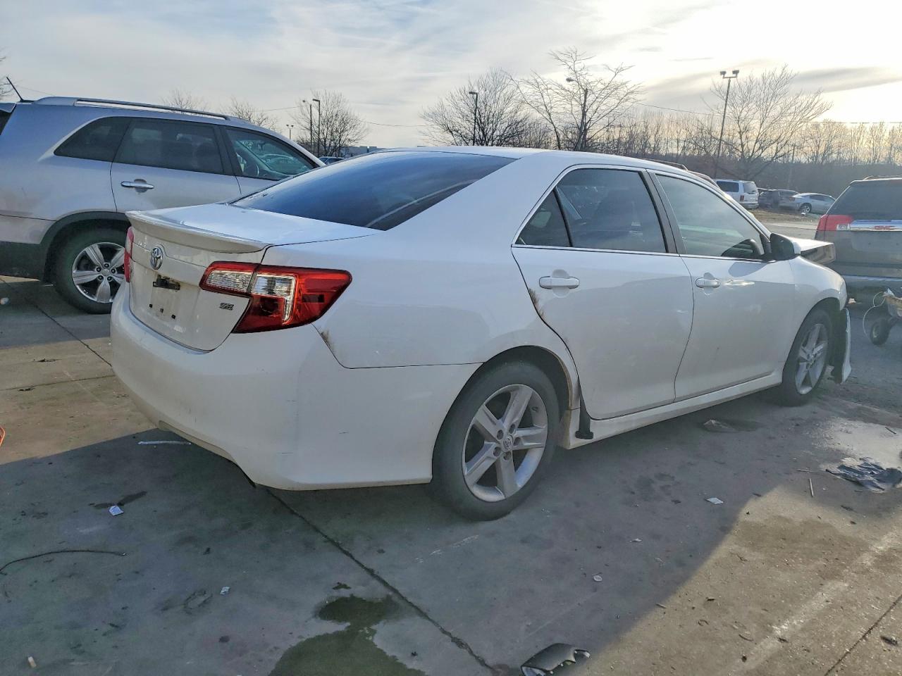 2014 TOYOTA CAMRY photo 7