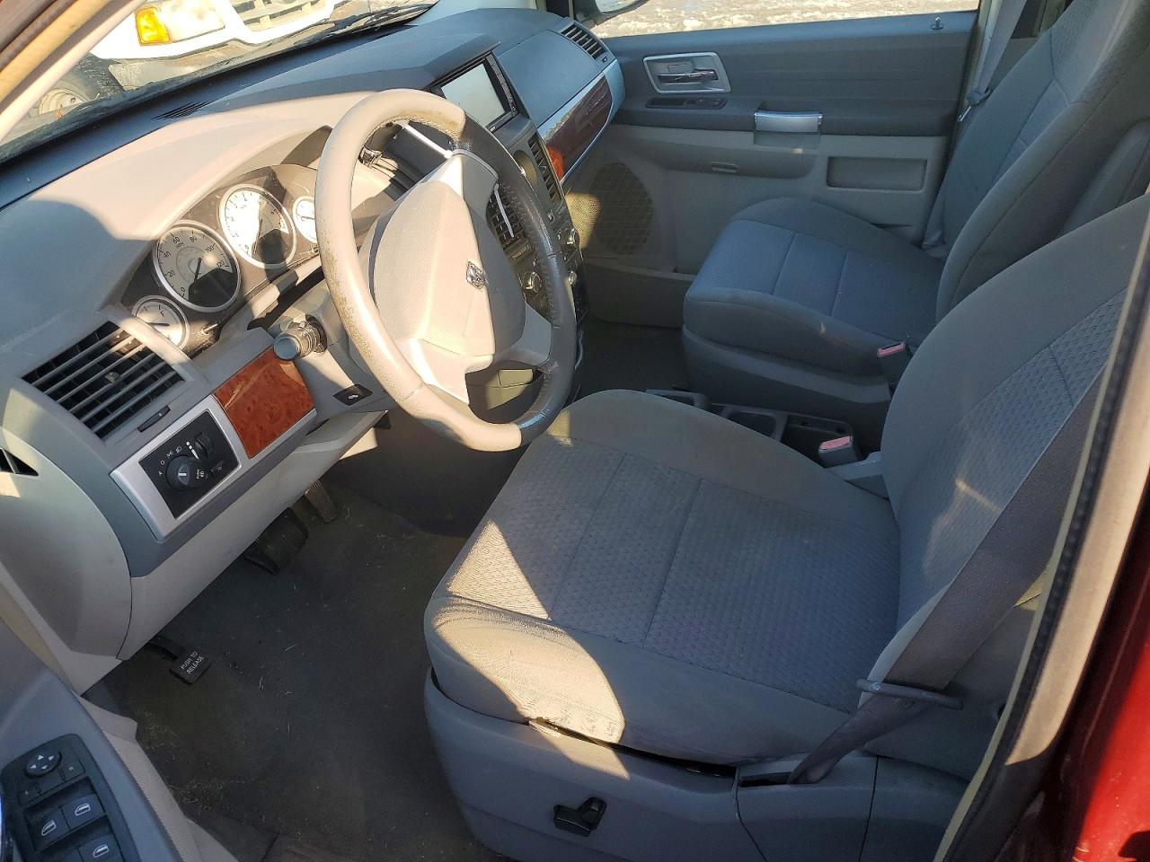 2008 CHRYSLER TOWN & COUNTRY TOURING photo 7