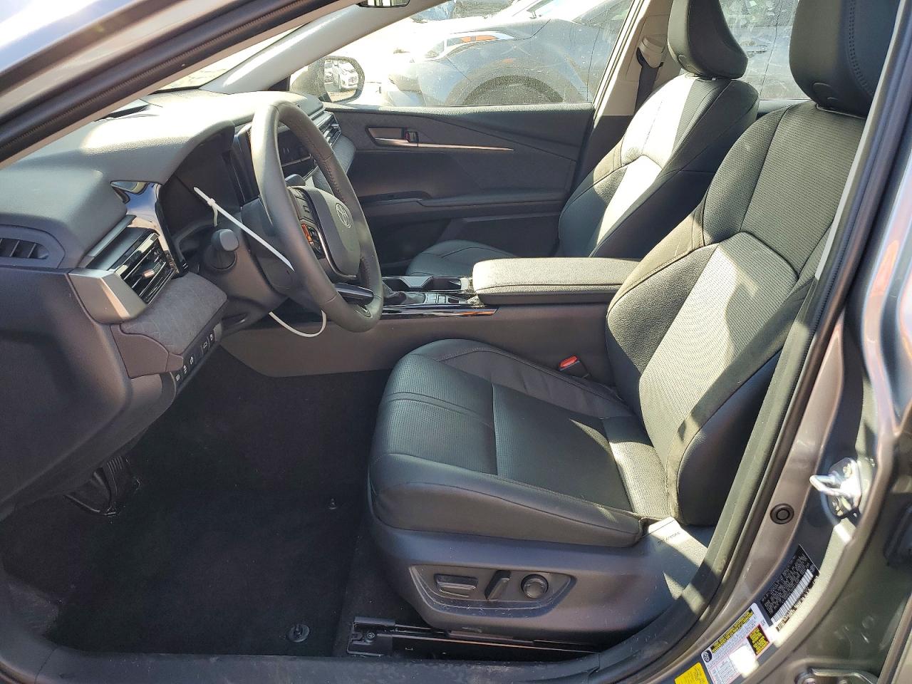 2025 TOYOTA CAMRY XSE photo 7