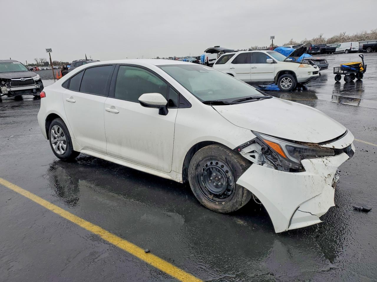 2024 TOYOTA COROLLA LE photo 4