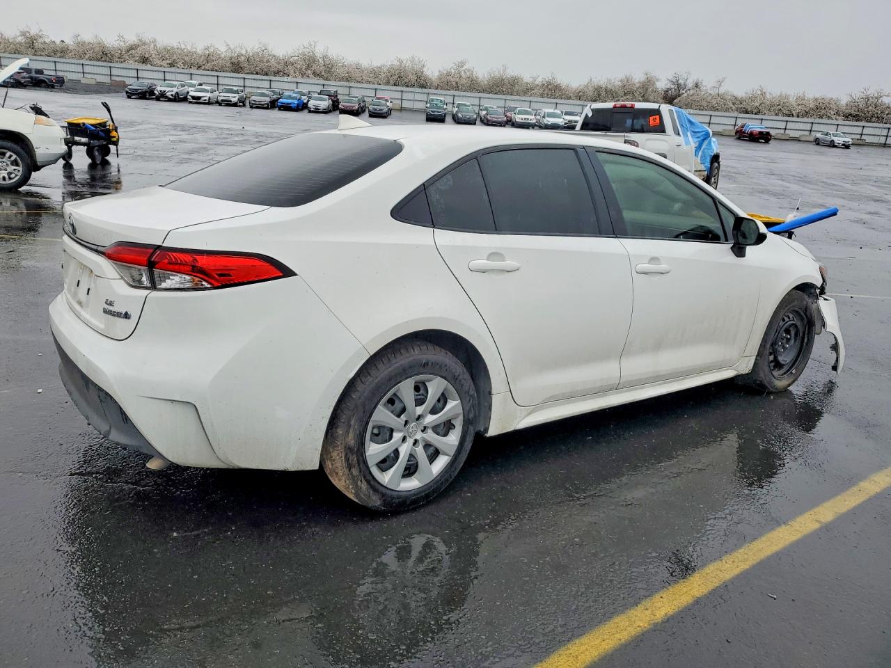 2024 TOYOTA COROLLA LE photo 3