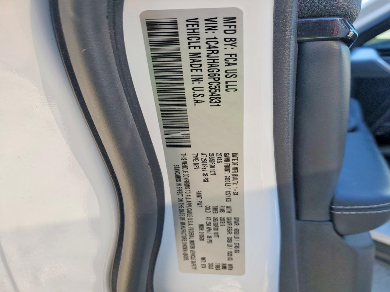 2023 JEEP GRAND CHEROKEE photo 13