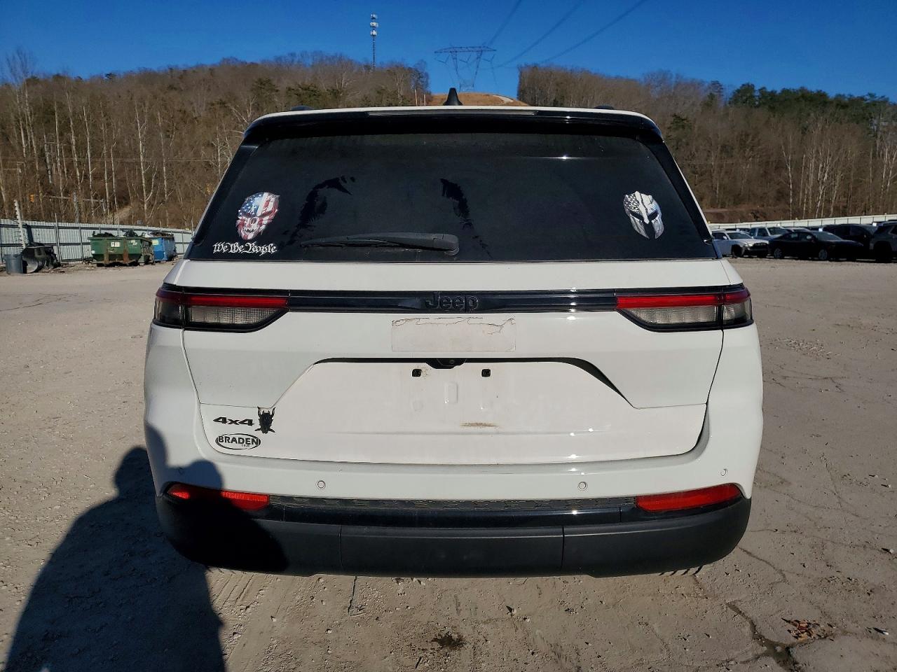 2023 JEEP GRAND CHEROKEE photo 6