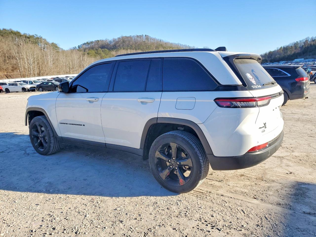 2023 JEEP GRAND CHEROKEE photo 2