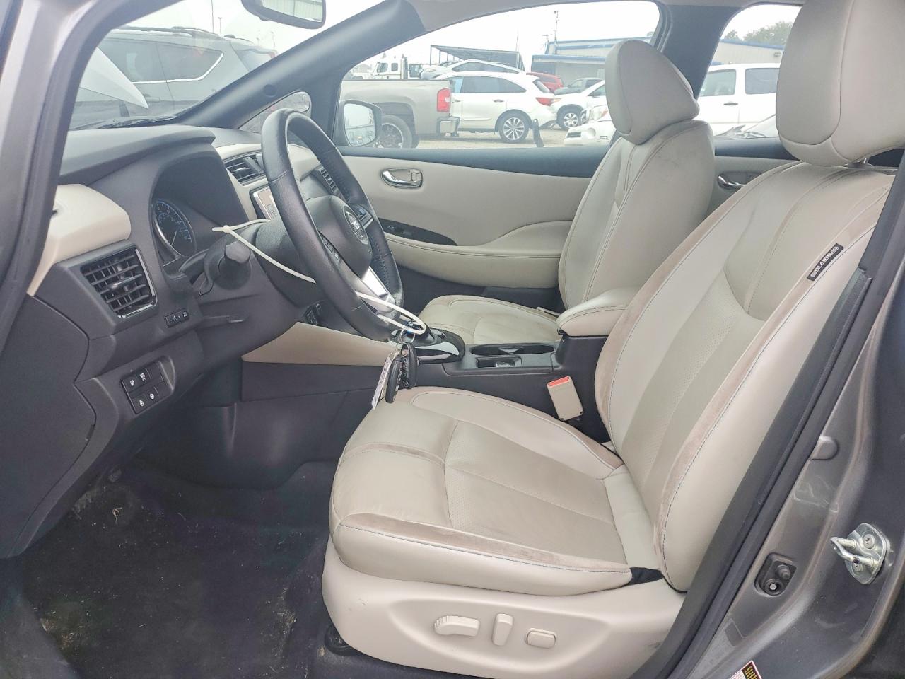 2022 NISSAN LEAF SL PLUS photo 7