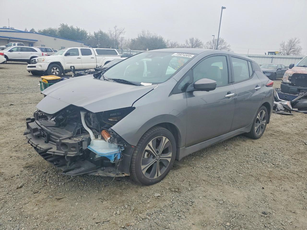 2022 NISSAN LEAF