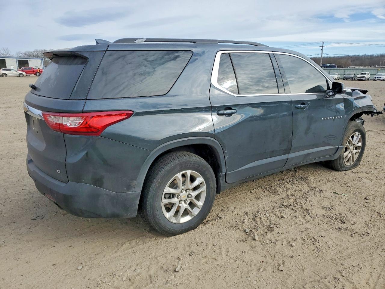 2019 CHEVROLET TRAVERSE LT photo 3