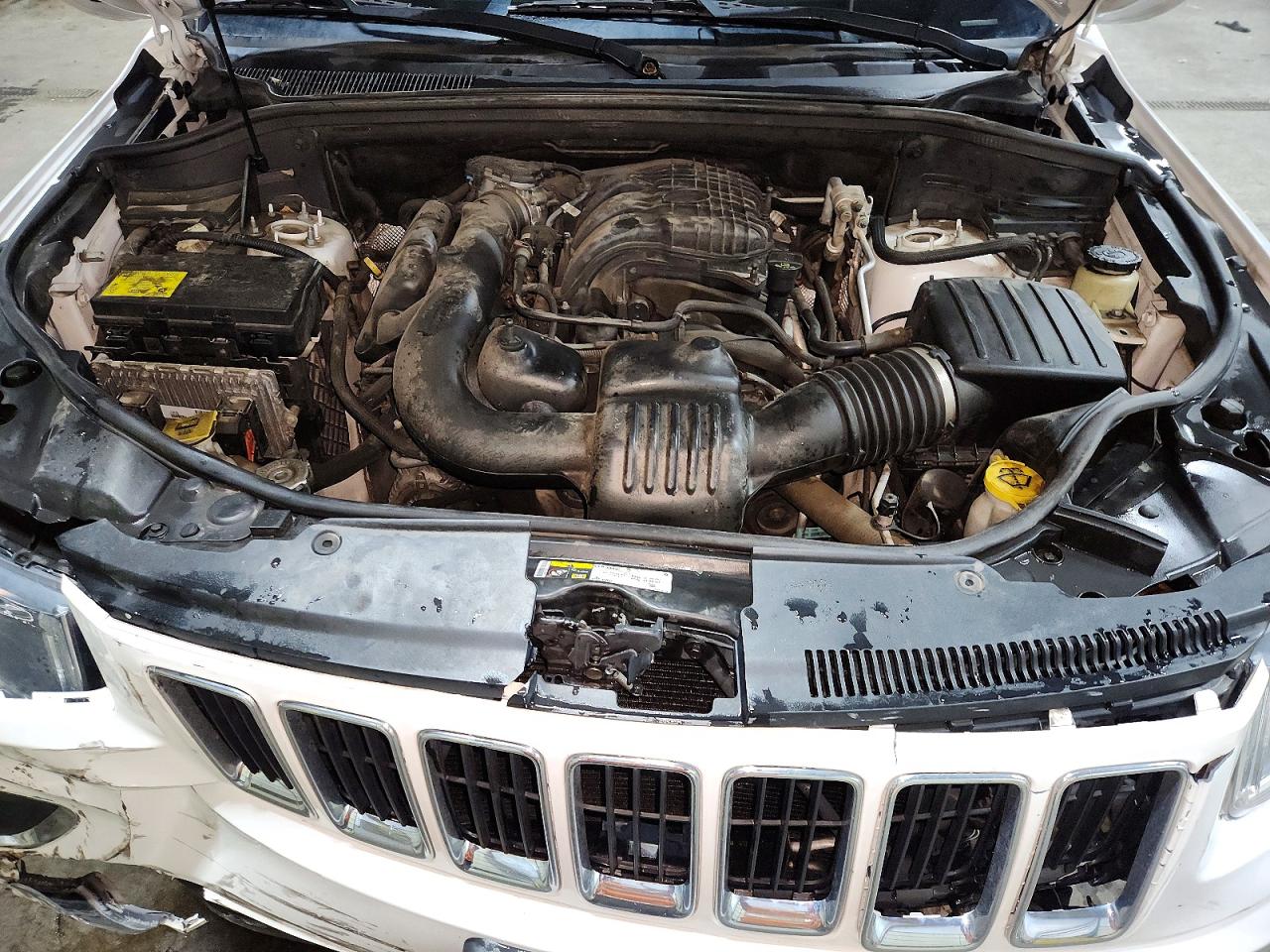 2014 JEEP GRAND CHEROKEE LAREDO photo 23