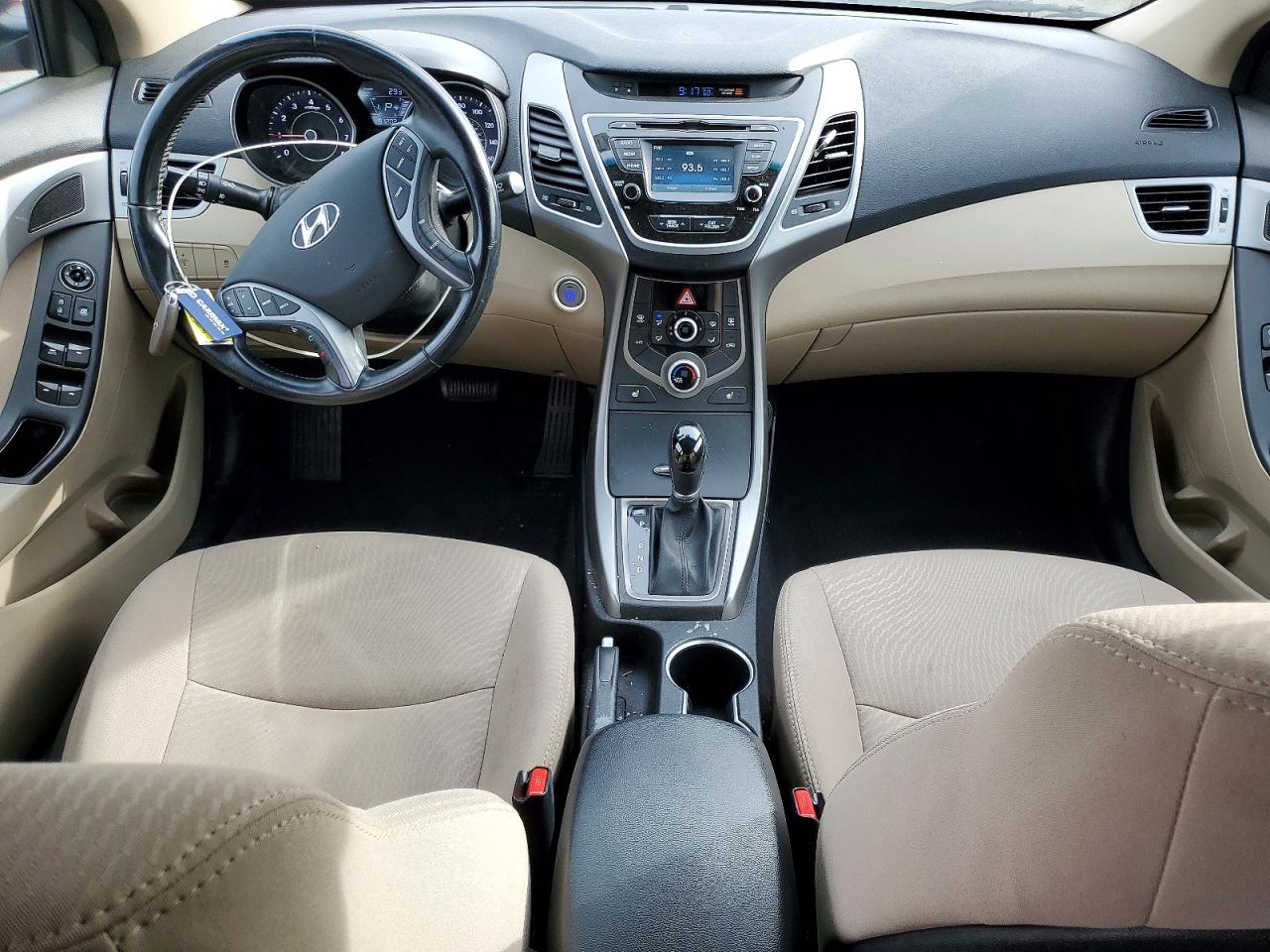 2016 HYUNDAI ELANTRA SE photo 8