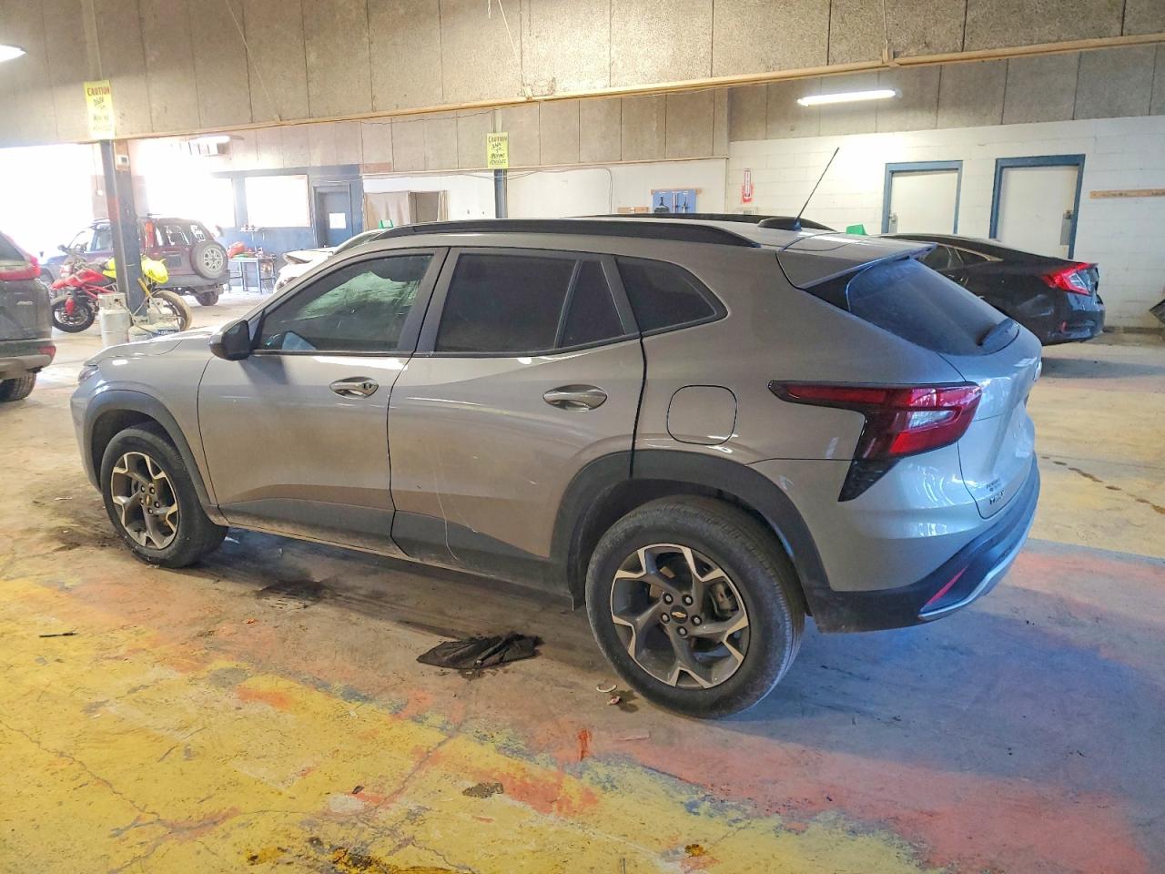 2025 CHEVROLET TRAX 1LT photo 2