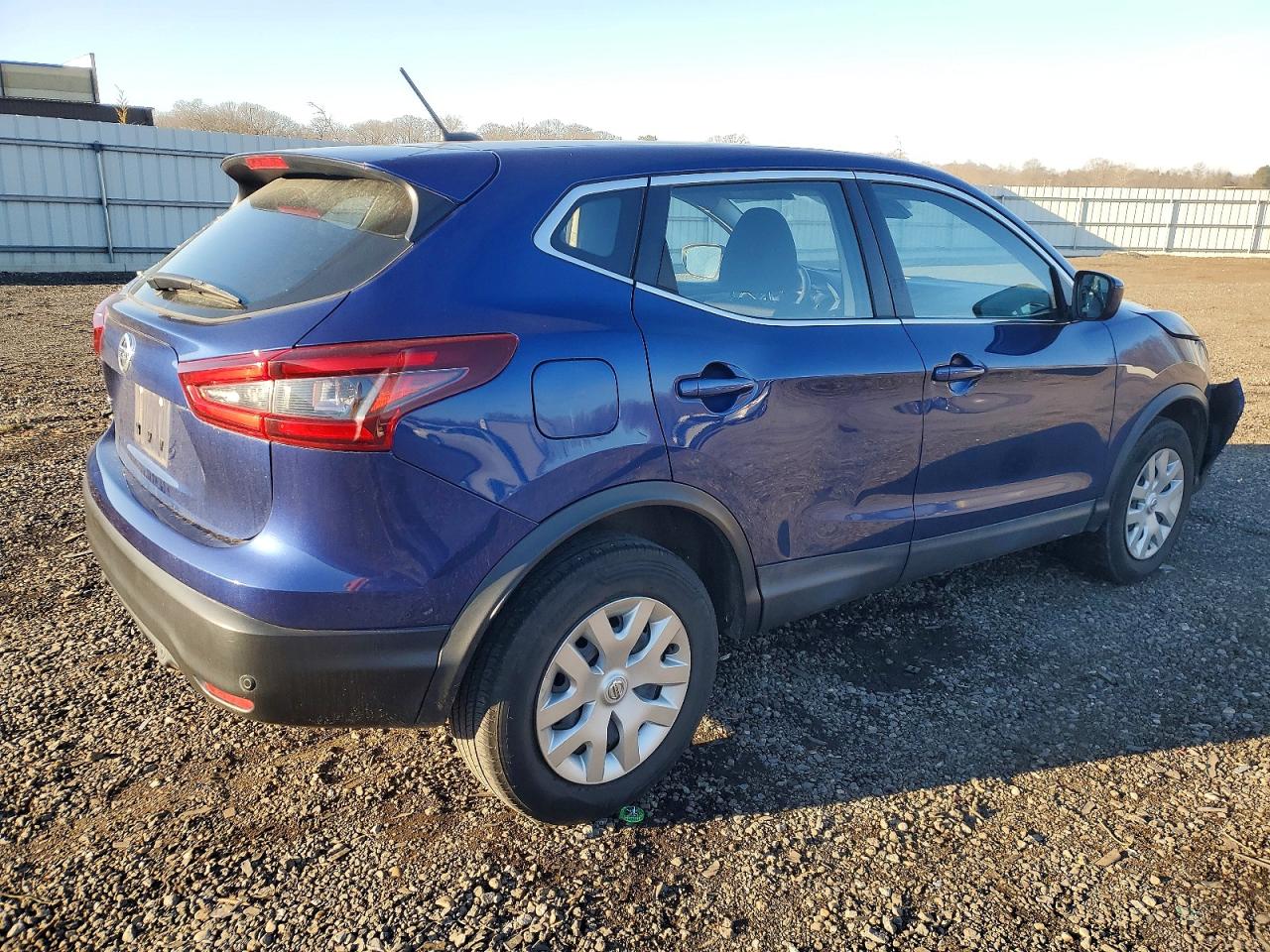 2020 NISSAN ROGUE SPORT S photo 3