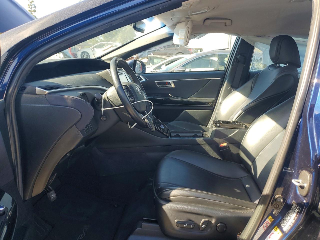 2017 TOYOTA MIRAI photo 13