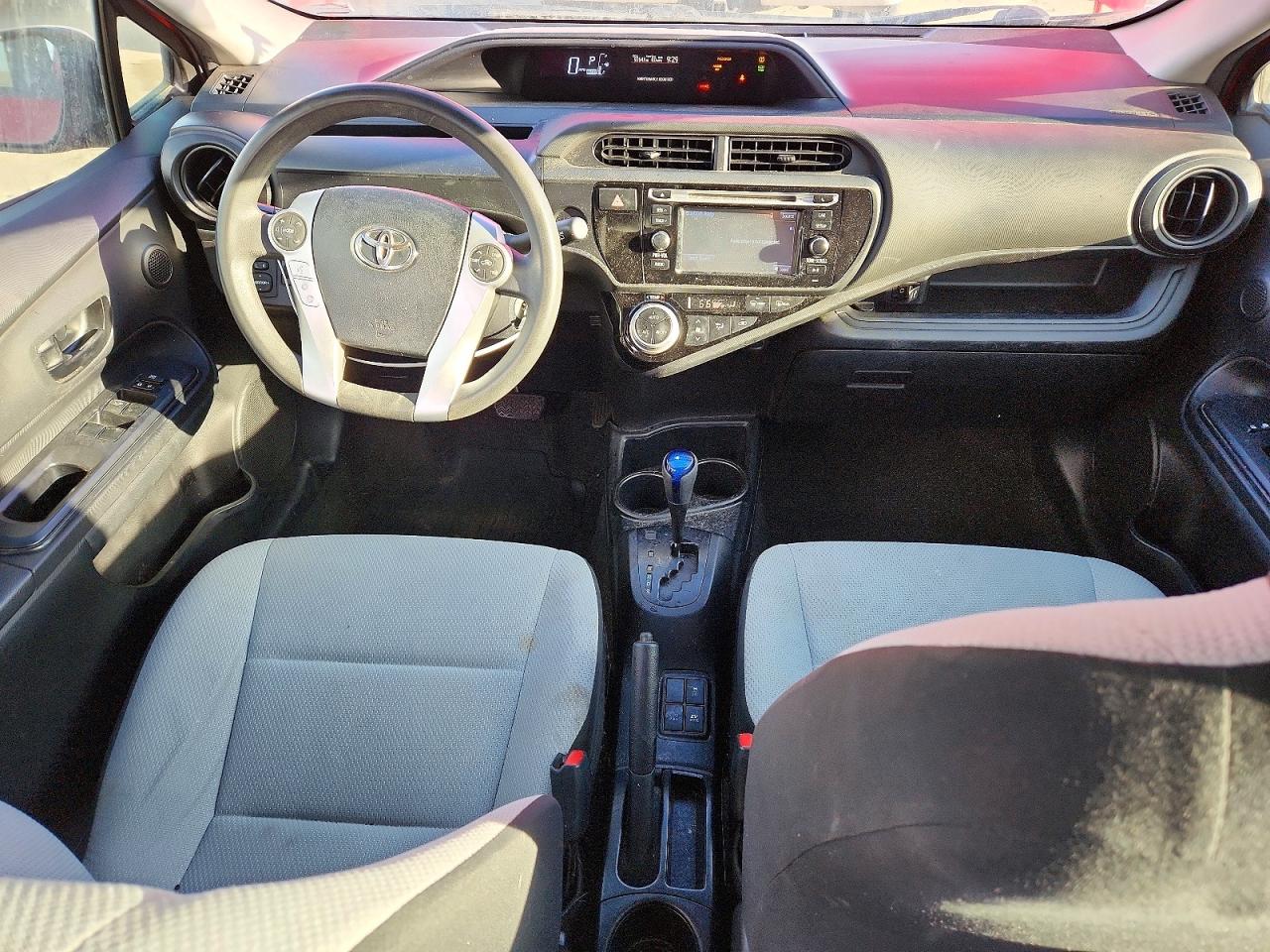 2015 TOYOTA PRIUS C photo 8