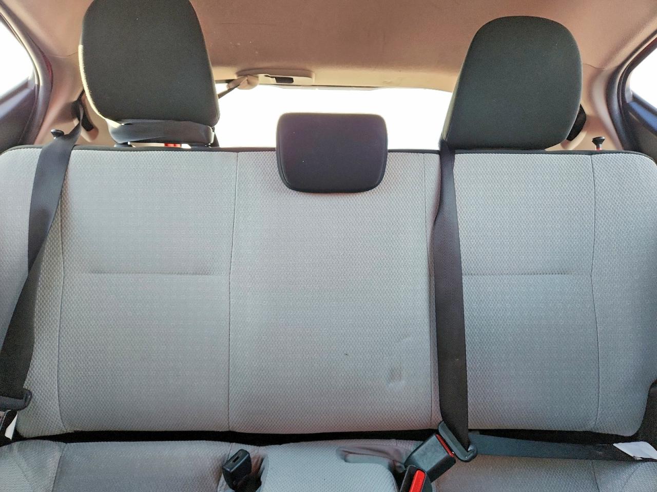 2015 TOYOTA PRIUS C photo 10