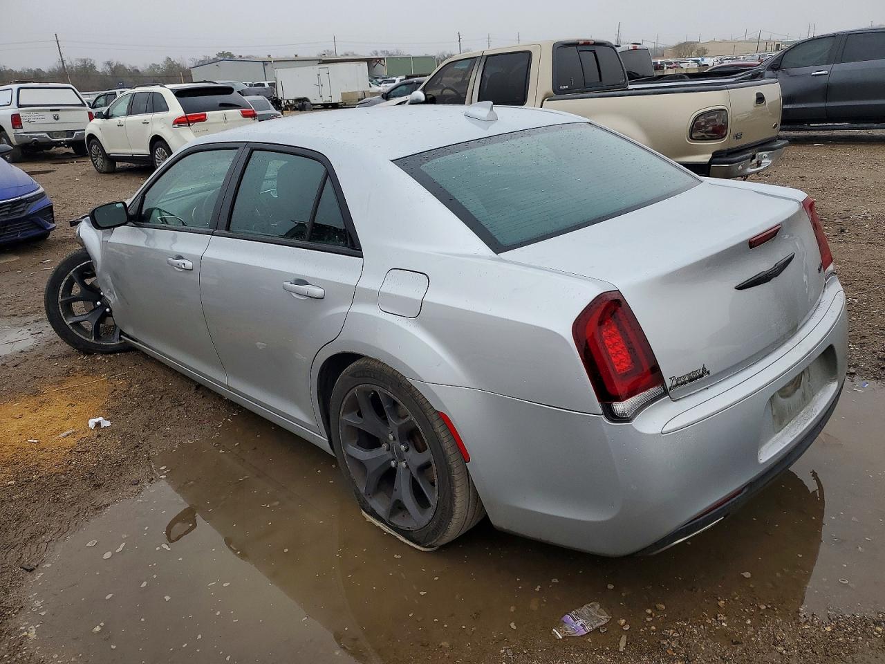 2021 CHRYSLER 300 TOURING photo 3