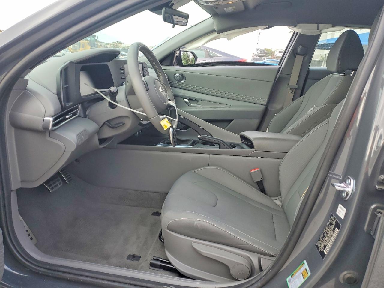2025 HYUNDAI ELANTRA SEL SPORT photo 7
