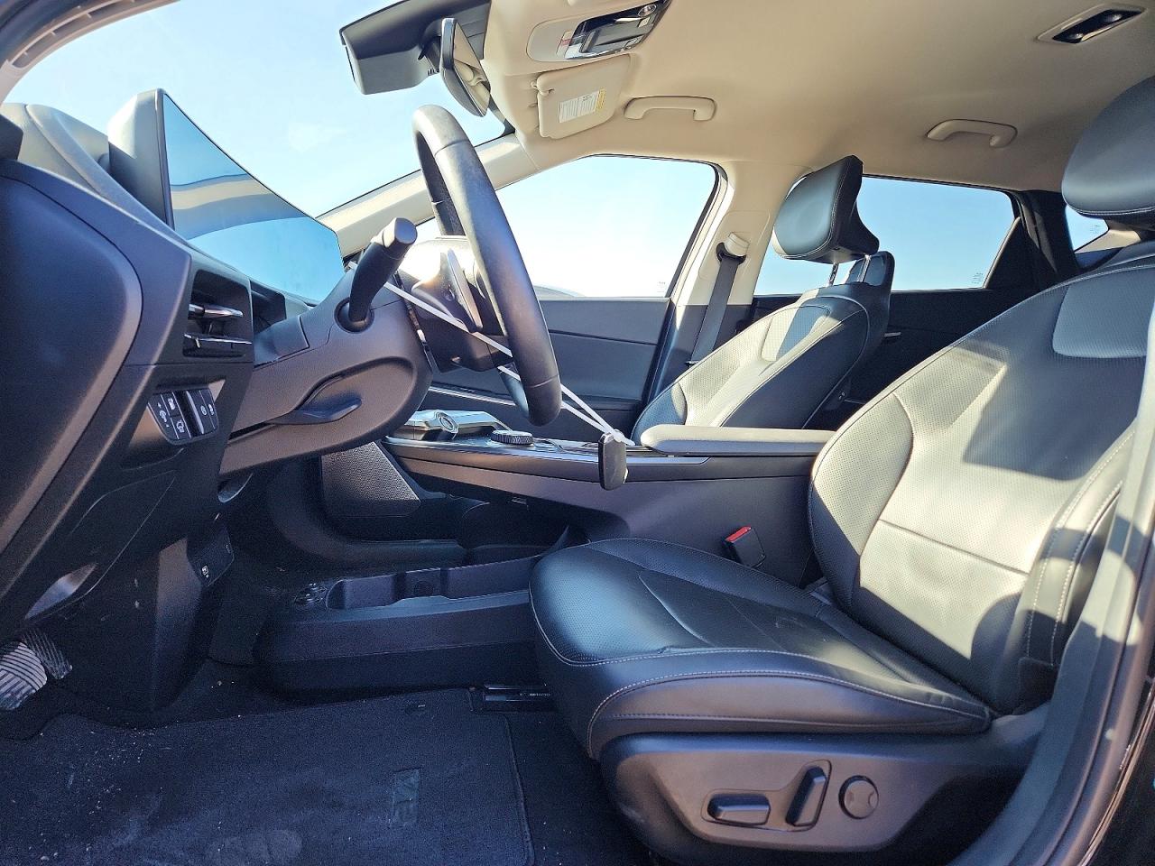 2022 KIA EV6 photo 13