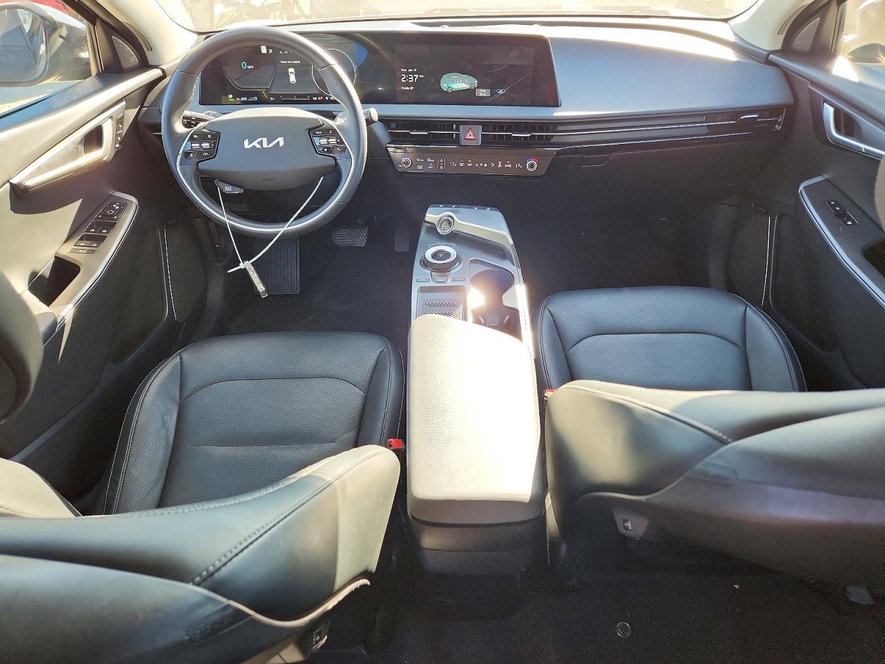 2022 KIA EV6 photo 15