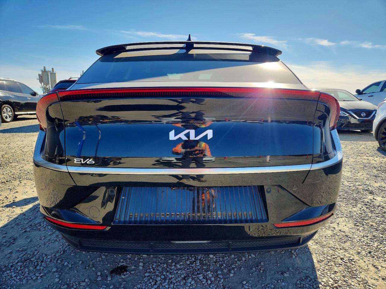 2022 KIA EV6 photo 11