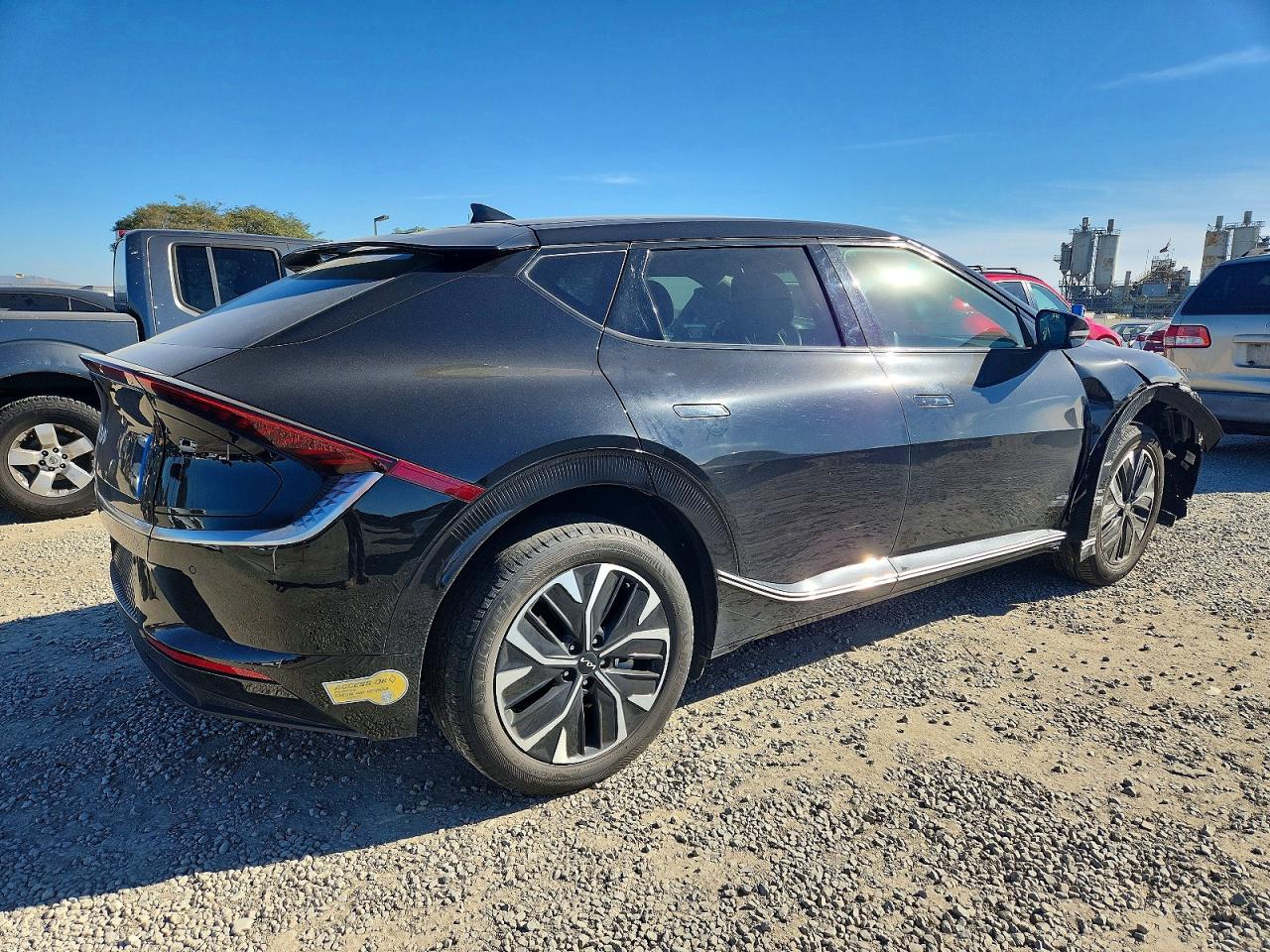 2022 KIA EV6 photo 5