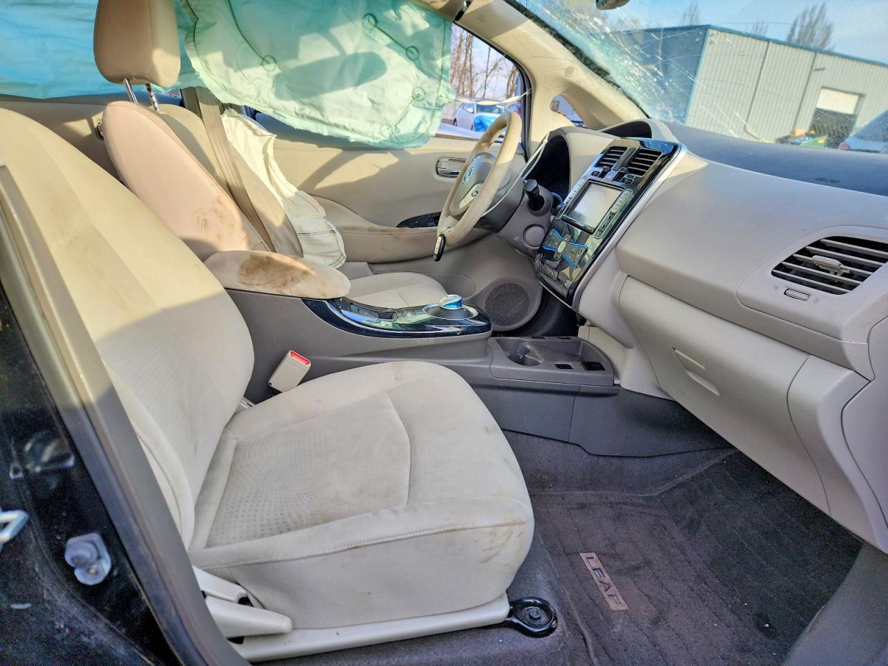 2011 NISSAN LEAF SV photo 13
