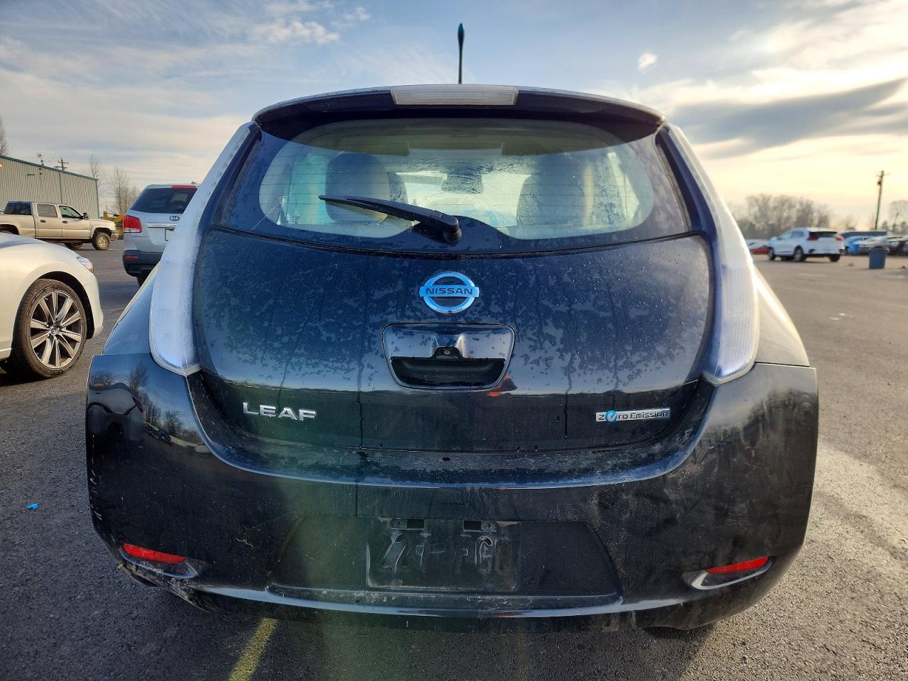 2011 NISSAN LEAF SV photo 11